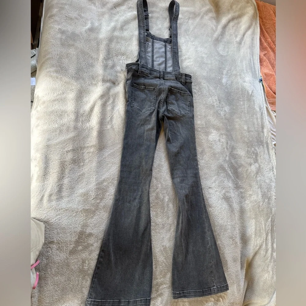 Free People We The Free Black Carly Mid Rise Flare Overalls Size 24 - Picture 3 of 11